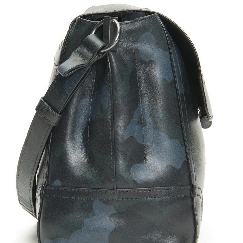 ✨SOLD✨FRYE CAMO BAG - Picture 4 of 13